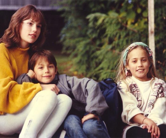 Derek with his mother and sister